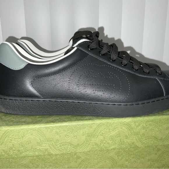 Gucci Other - Gucci sneaker black size 10.5 excellent condition men 100% authentic
